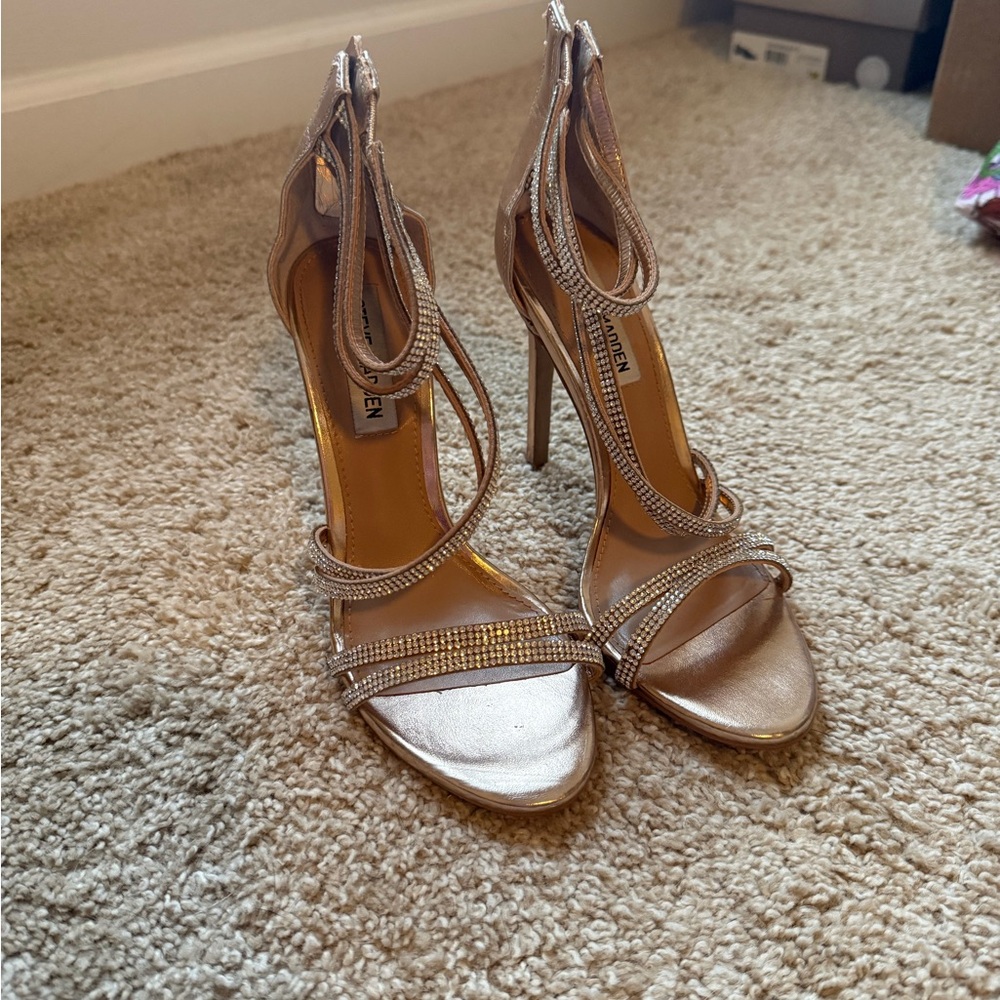 Steve Madden Shimmering Gold Heels